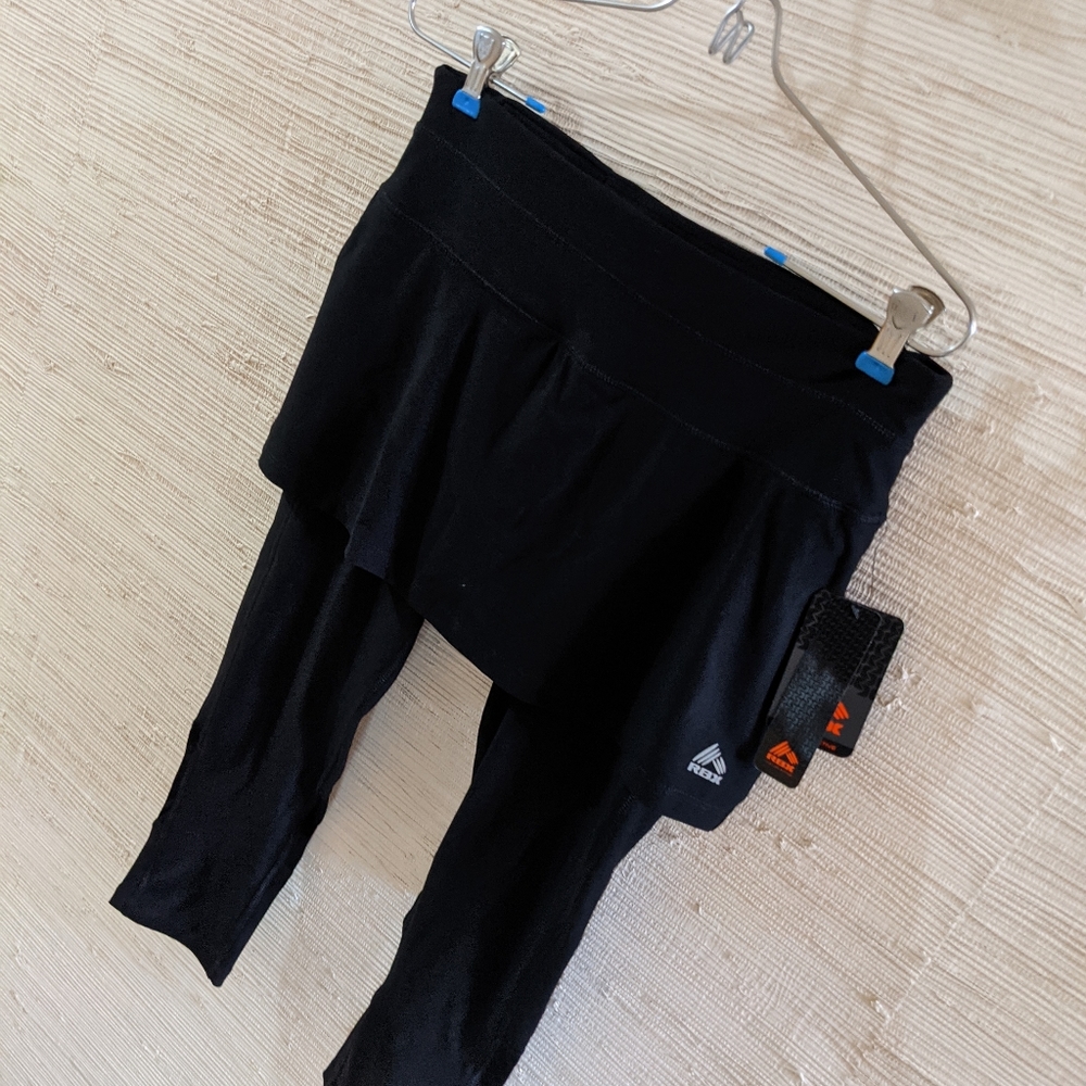 RBX women's activewear Capri with skirt small nwt